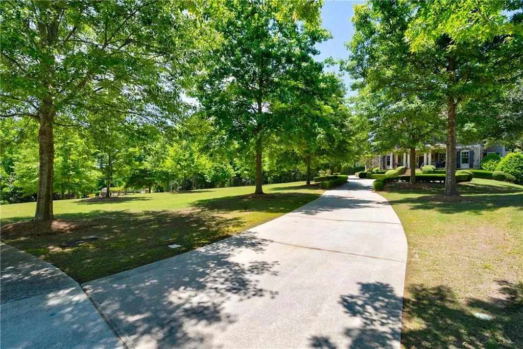 960 Fenimore Circle, Sandy Springs, Georgia 30350, 5 Bedrooms Bedrooms, ,6 BathroomsBathrooms,Residential,Sold,960 Fenimore Circle,6723842