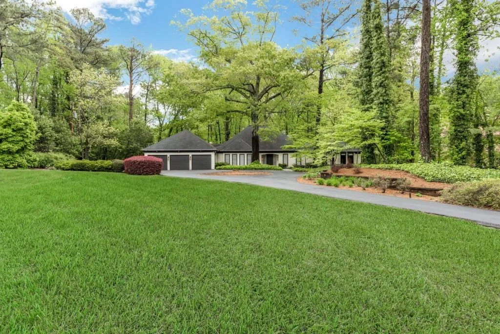 7865 Saddle Ridge Drive, Sandy Springs, Georgia 30350, 5 Bedrooms Bedrooms, ,3 BathroomsBathrooms,Residential,Sold,7865 Saddle Ridge Drive,6006543