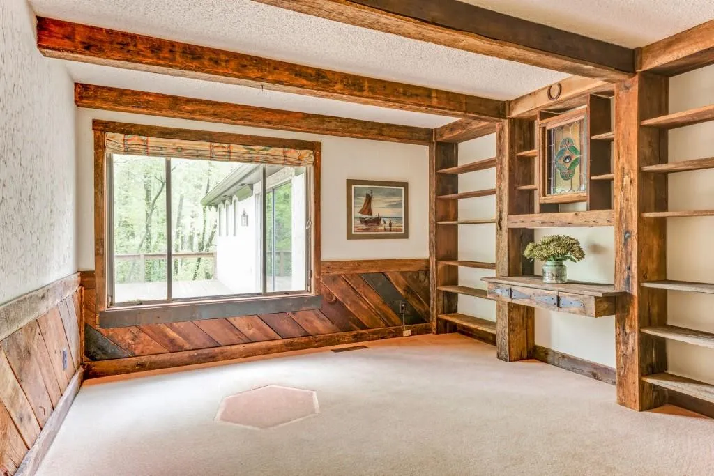 7865 Saddle Ridge Drive, Sandy Springs, Georgia 30350, 5 Bedrooms Bedrooms, ,3 BathroomsBathrooms,Residential,Sold,7865 Saddle Ridge Drive,6006543