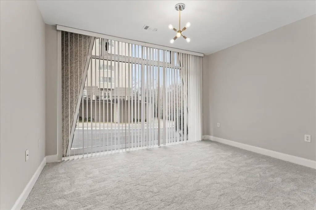 2479 Peachtree Road Unit 101, Atlanta, Georgia 30324, 2 Bedrooms Bedrooms, ,2 BathroomsBathrooms,Residential,For Sale,2479 Peachtree Road Unit 101,7509560