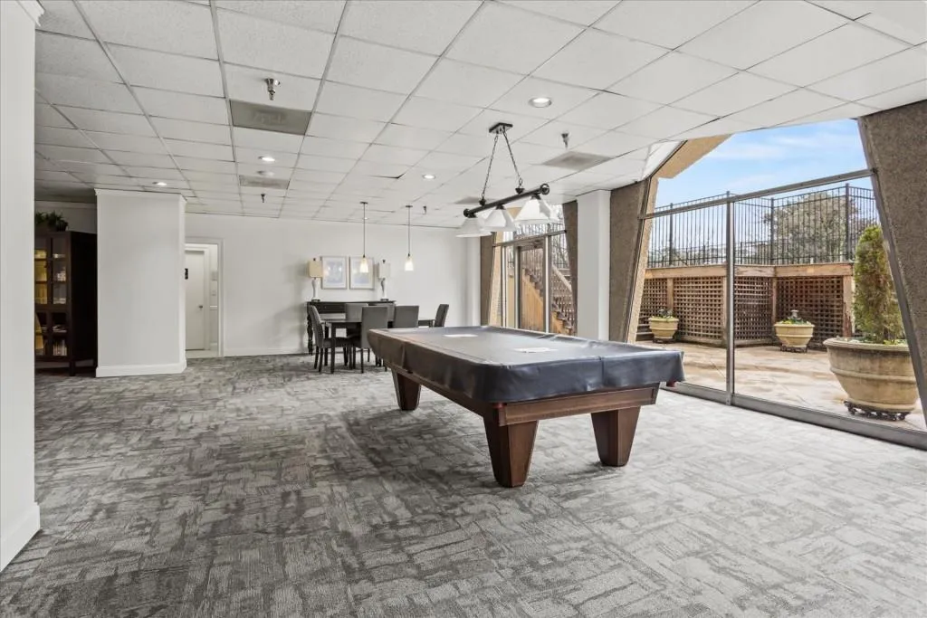 2479 Peachtree Road Unit 101, Atlanta, Georgia 30324, 2 Bedrooms Bedrooms, ,2 BathroomsBathrooms,Residential,For Sale,2479 Peachtree Road Unit 101,7509560