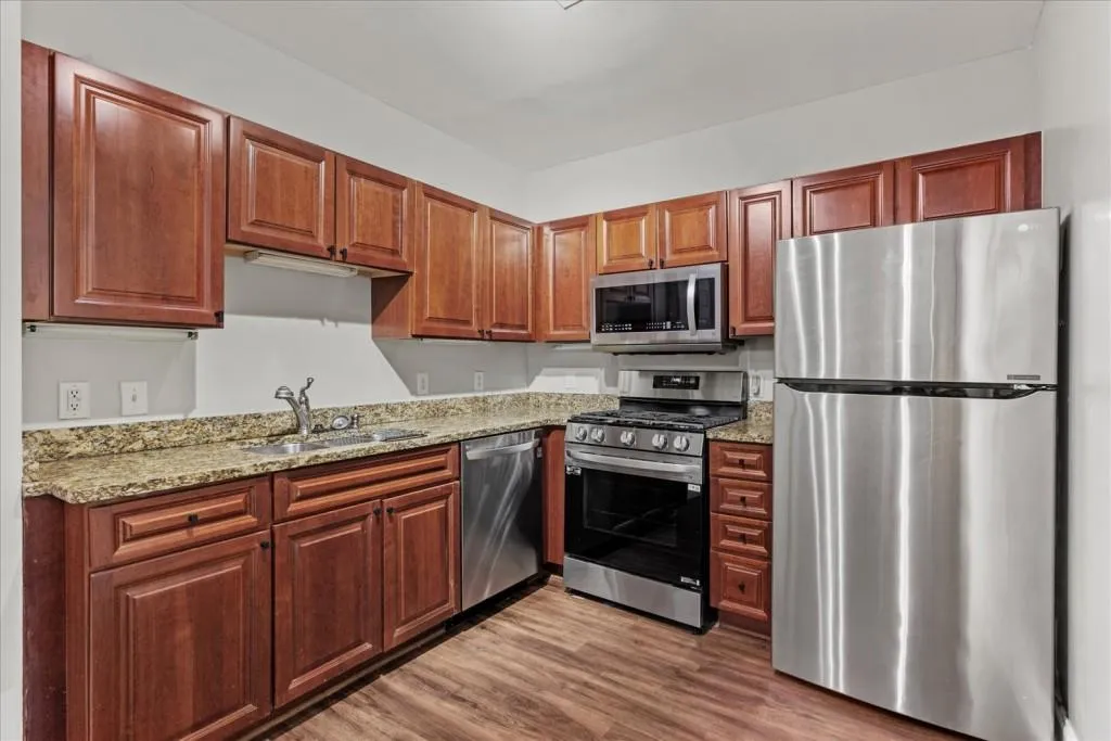 2479 Peachtree Road Unit 101, Atlanta, Georgia 30324, 2 Bedrooms Bedrooms, ,2 BathroomsBathrooms,Residential,For Sale,2479 Peachtree Road Unit 101,7509560
