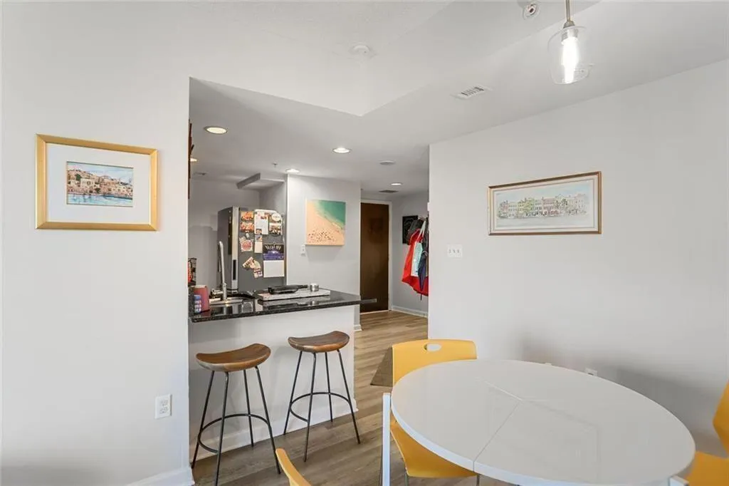 199 14th Street Northeast Street Ne Unit 2501, Atlanta, Georgia 30309, 1 Bedroom Bedrooms, ,1 BathroomBathrooms,Residential,For Sale,199 14th Street Northeast Street Ne Unit 2501,7605233