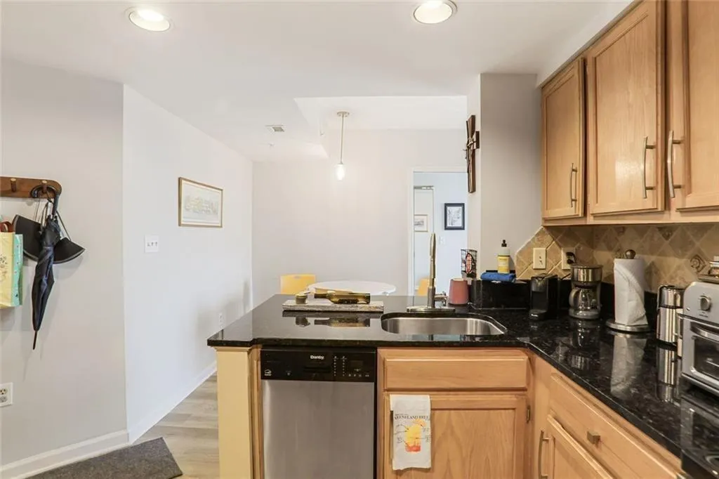 199 14th Street Northeast Street Ne Unit 2501, Atlanta, Georgia 30309, 1 Bedroom Bedrooms, ,1 BathroomBathrooms,Residential,For Sale,199 14th Street Northeast Street Ne Unit 2501,7605233