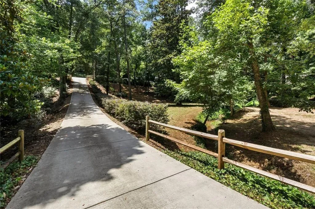 4555 Jettridge Drive Nw, Atlanta, Georgia 30327, 5 Bedrooms Bedrooms, ,5 BathroomsBathrooms,Residential,For Sale,4555 Jettridge Drive Nw,7627808