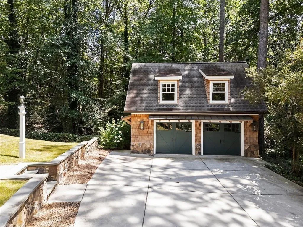 4555 Jettridge Drive Nw, Atlanta, Georgia 30327, 5 Bedrooms Bedrooms, ,5 BathroomsBathrooms,Residential,For Sale,4555 Jettridge Drive Nw,7627808