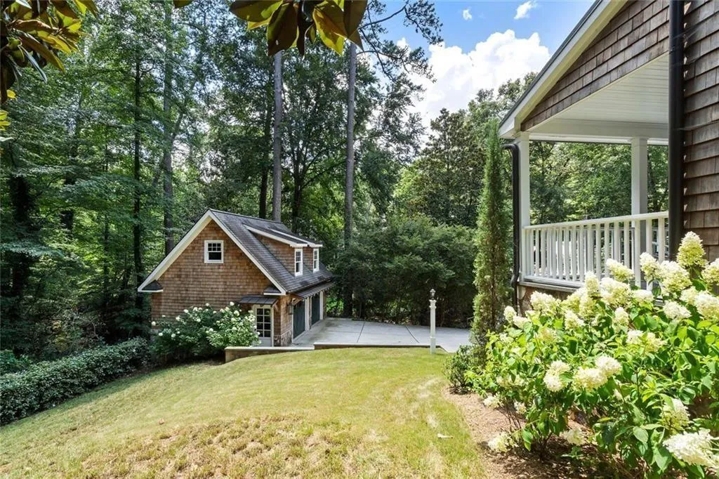 4555 Jettridge Drive Nw, Atlanta, Georgia 30327, 5 Bedrooms Bedrooms, ,5 BathroomsBathrooms,Residential,For Sale,4555 Jettridge Drive Nw,7627808