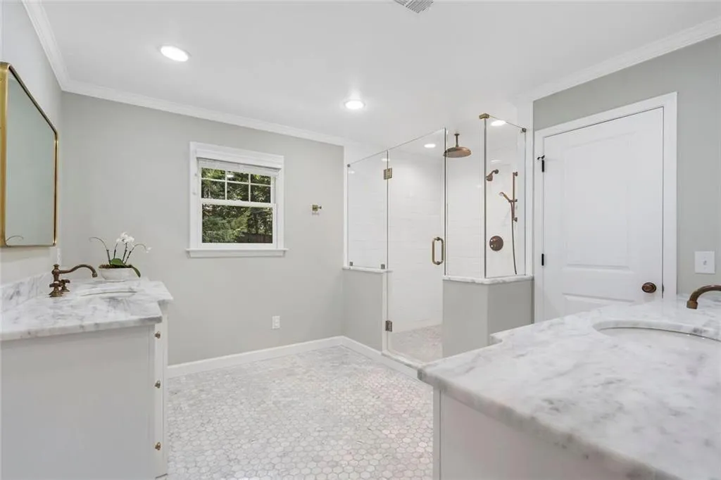 4555 Jettridge Drive Nw, Atlanta, Georgia 30327, 5 Bedrooms Bedrooms, ,5 BathroomsBathrooms,Residential,For Sale,4555 Jettridge Drive Nw,7627808