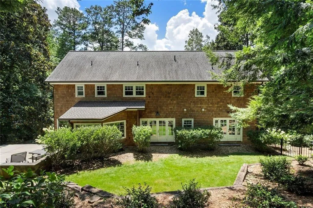 4555 Jettridge Drive Nw, Atlanta, Georgia 30327, 5 Bedrooms Bedrooms, ,5 BathroomsBathrooms,Residential,For Sale,4555 Jettridge Drive Nw,7627808