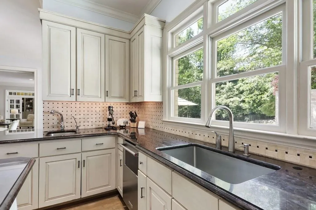 5490 New Wellington Close, Atlanta, Georgia 30327, 6 Bedrooms Bedrooms, ,5 BathroomsBathrooms,Residential,Sold,5490 New Wellington Close,6719325