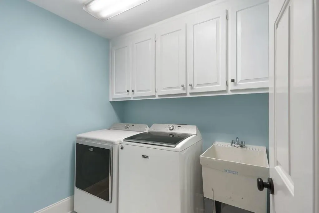 5490 New Wellington Close, Atlanta, Georgia 30327, 6 Bedrooms Bedrooms, ,5 BathroomsBathrooms,Residential,Sold,5490 New Wellington Close,6719325