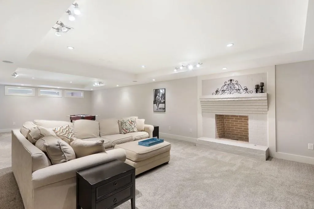 5490 New Wellington Close, Atlanta, Georgia 30327, 6 Bedrooms Bedrooms, ,5 BathroomsBathrooms,Residential,Sold,5490 New Wellington Close,6719325