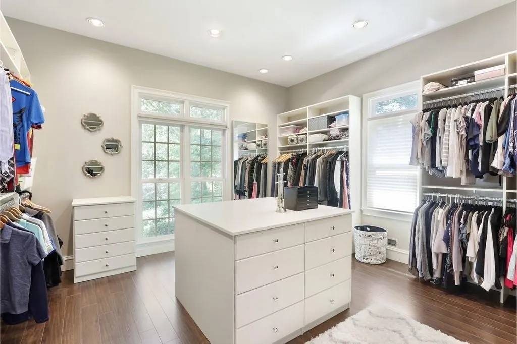 5490 New Wellington Close, Atlanta, Georgia 30327, 6 Bedrooms Bedrooms, ,5 BathroomsBathrooms,Residential,Sold,5490 New Wellington Close,6719325