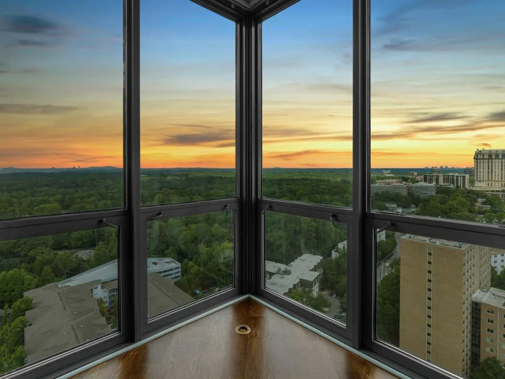 2870 Pharr Court South Nw Unit 2901, Atlanta, Georgia 30305, 2 Bedrooms Bedrooms, ,2 BathroomsBathrooms,Residential,For Sale,2870 Pharr Court South Nw Unit 2901,7627533