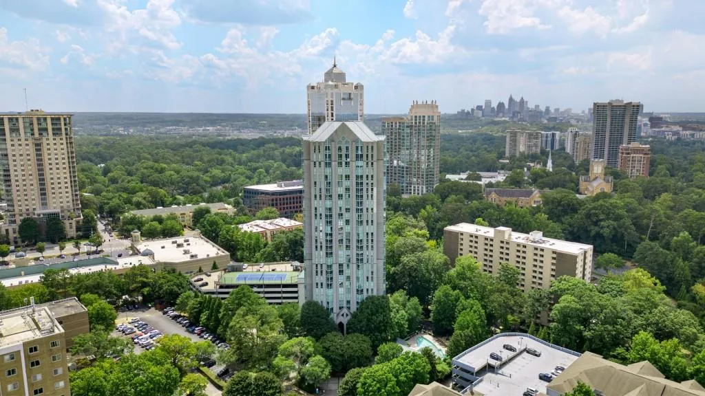 2870 Pharr Court South Nw Unit 2901, Atlanta, Georgia 30305, 2 Bedrooms Bedrooms, ,2 BathroomsBathrooms,Residential,For Sale,2870 Pharr Court South Nw Unit 2901,7627533