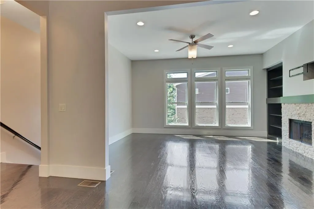 482 Pearl Cove Court, Sandy Springs, Georgia 30350, 4 Bedrooms Bedrooms, ,3 BathroomsBathrooms,Residential,Sold,482 Pearl Cove Court,6041805