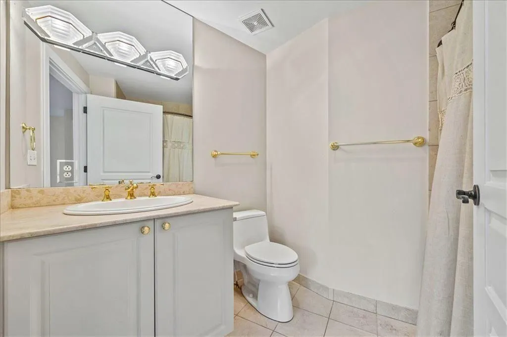 700 Park Regency Place Ne Unit 502, Atlanta, Georgia 30326, 2 Bedrooms Bedrooms, 0 ,2 BathroomsBathrooms,Residential,For Sale,700 Park Regency Place Ne Unit 502,7774769