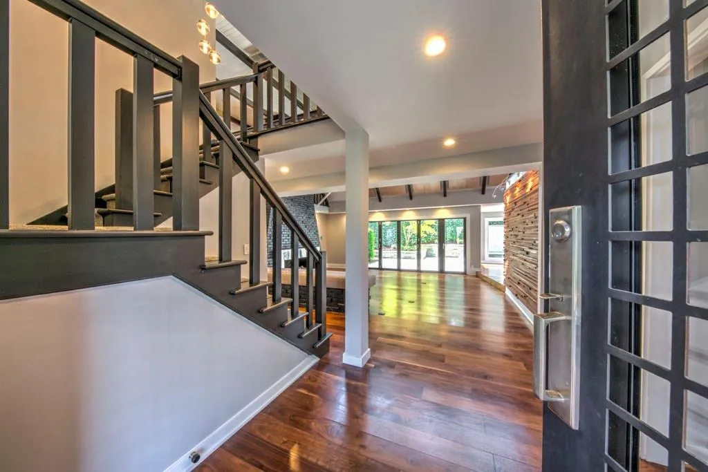 450 Valley Road Nw, Atlanta, Georgia 30305, 6 Bedrooms Bedrooms, ,5 BathroomsBathrooms,Residential,Sold,450 Valley Road Nw,5986916