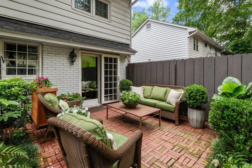 136 Peachtree Memorial Drive Nw Unit Nh4, Atlanta, Georgia 30309, 2 Bedrooms Bedrooms, ,1 BathroomBathrooms,Residential,Sold,136 Peachtree Memorial Drive Nw Unit Nh4,7581071