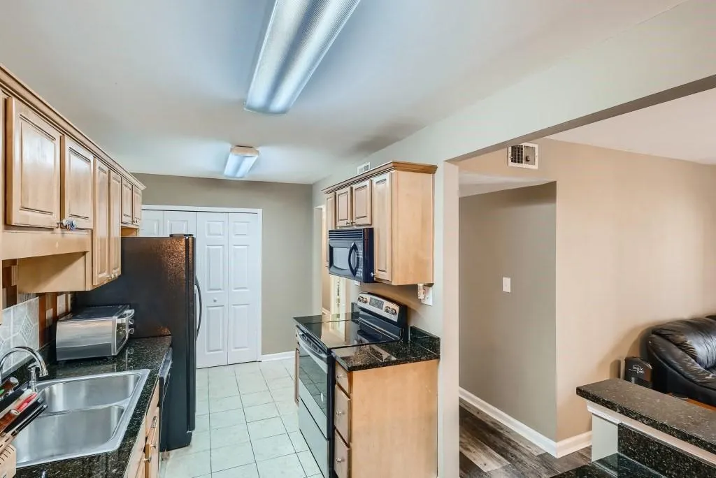 508 Brighton Point, Sandy Springs, Georgia 30328, 3 Bedrooms Bedrooms, ,2 BathroomsBathrooms,Residential,Sold,508 Brighton Point,7007248