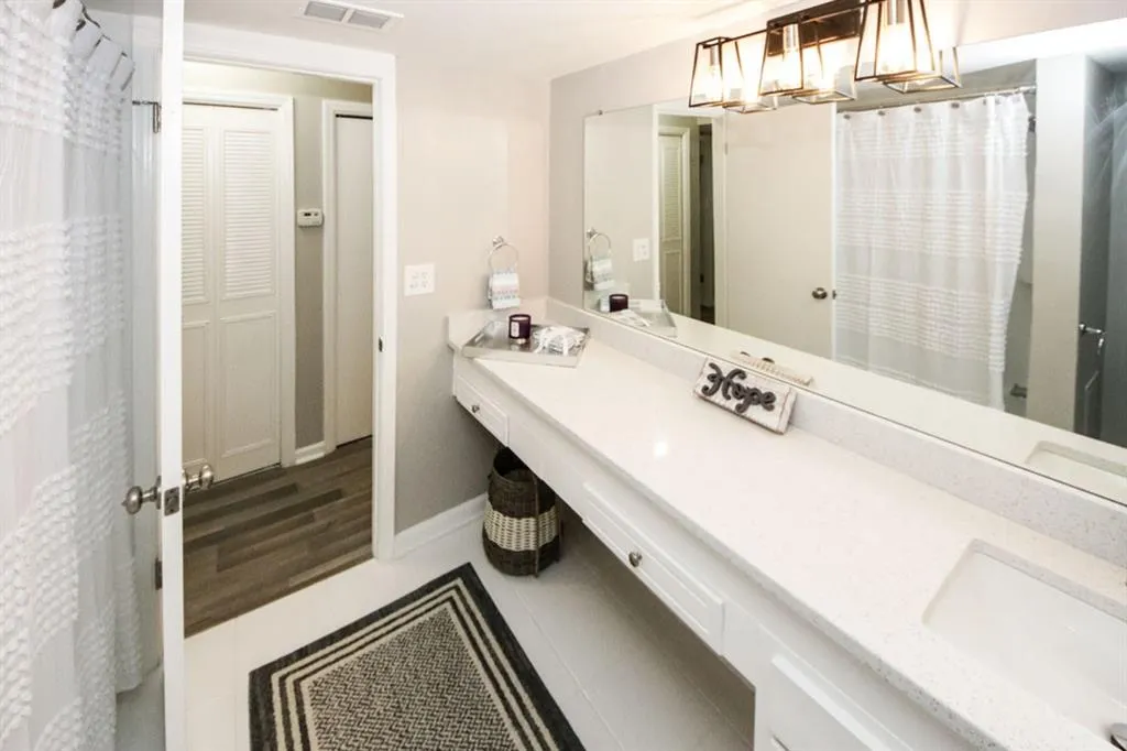 6851 Roswell Road Unit J6, Atlanta, Georgia 30328, 2 Bedrooms Bedrooms, ,2 BathroomsBathrooms,Residential,Sold,6851 Roswell Road Unit J6,6770147