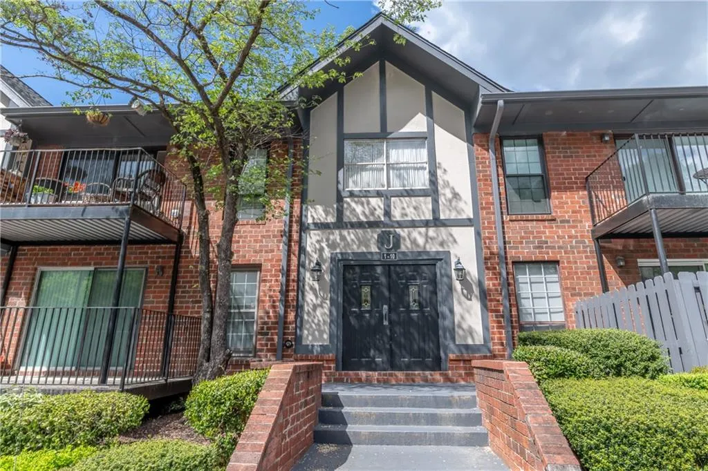 6851 Roswell Road Unit J6, Atlanta, Georgia 30328, 2 Bedrooms Bedrooms, ,2 BathroomsBathrooms,Residential,Sold,6851 Roswell Road Unit J6,6770147