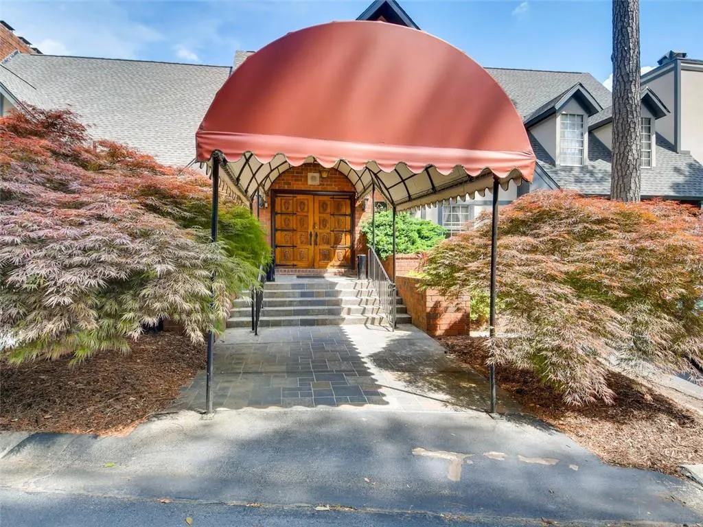 6851 Roswell Road Unit J6, Atlanta, Georgia 30328, 2 Bedrooms Bedrooms, ,2 BathroomsBathrooms,Residential,Sold,6851 Roswell Road Unit J6,6770147