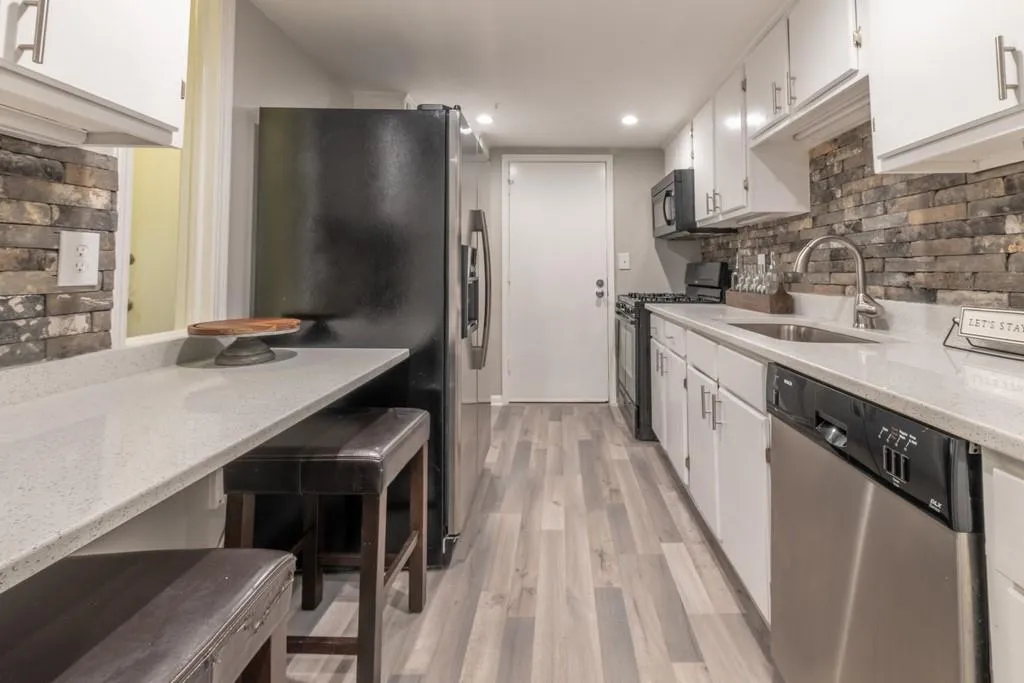 6851 Roswell Road Unit J6, Atlanta, Georgia 30328, 2 Bedrooms Bedrooms, ,2 BathroomsBathrooms,Residential,Sold,6851 Roswell Road Unit J6,6770147