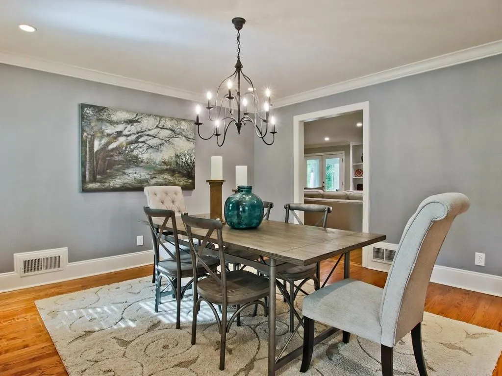 6100 Heards Creek Drive, Atlanta, Georgia 30328, 5 Bedrooms Bedrooms, ,4 BathroomsBathrooms,Residential,Sold,6100 Heards Creek Drive,6765326