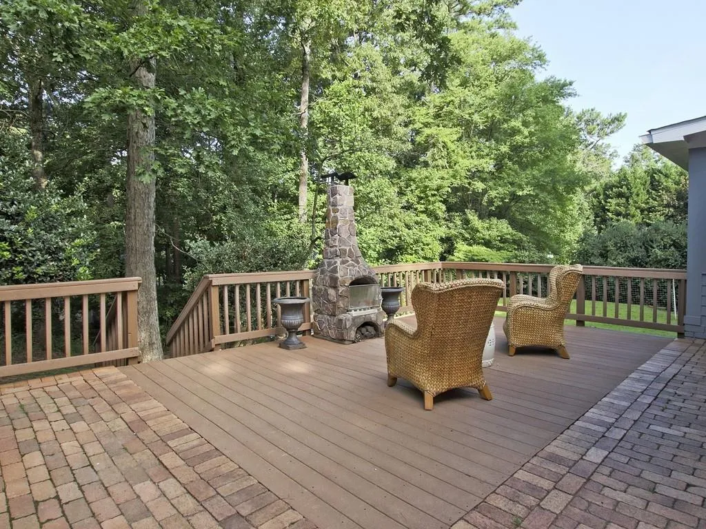 6100 Heards Creek Drive, Atlanta, Georgia 30328, 5 Bedrooms Bedrooms, ,4 BathroomsBathrooms,Residential,Sold,6100 Heards Creek Drive,6765326