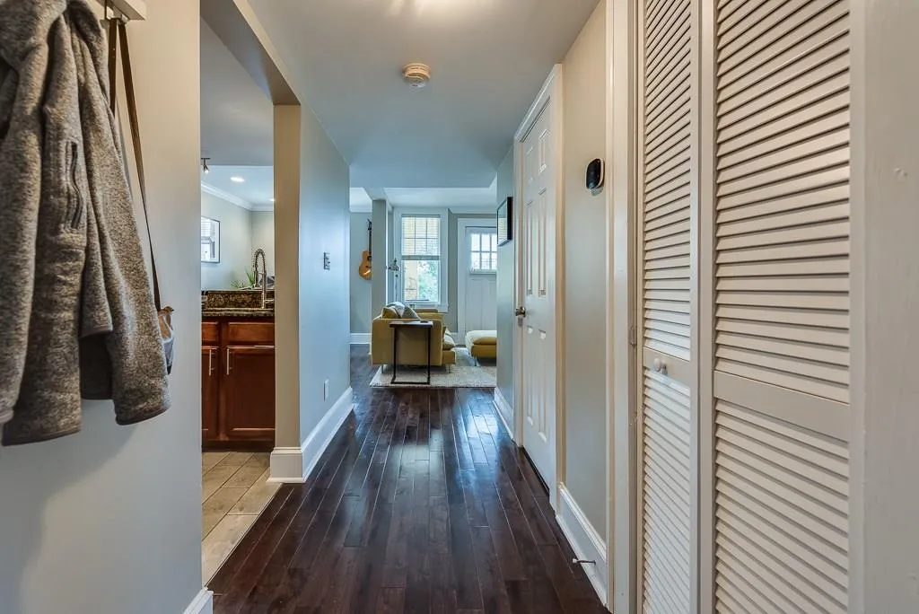 2855 Peachtree Road Ne Unit 323, Atlanta, Georgia 30305, 2 Bedrooms Bedrooms, ,1 BathroomBathrooms,Residential,Sold,2855 Peachtree Road Ne Unit 323,5860209