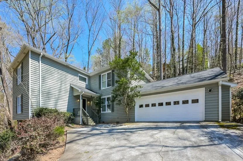 7127 Riverside Drive, Atlanta, Georgia 30328, 5 Bedrooms Bedrooms, ,3 BathroomsBathrooms,Residential,For Sale,7127 Riverside Drive,7547323