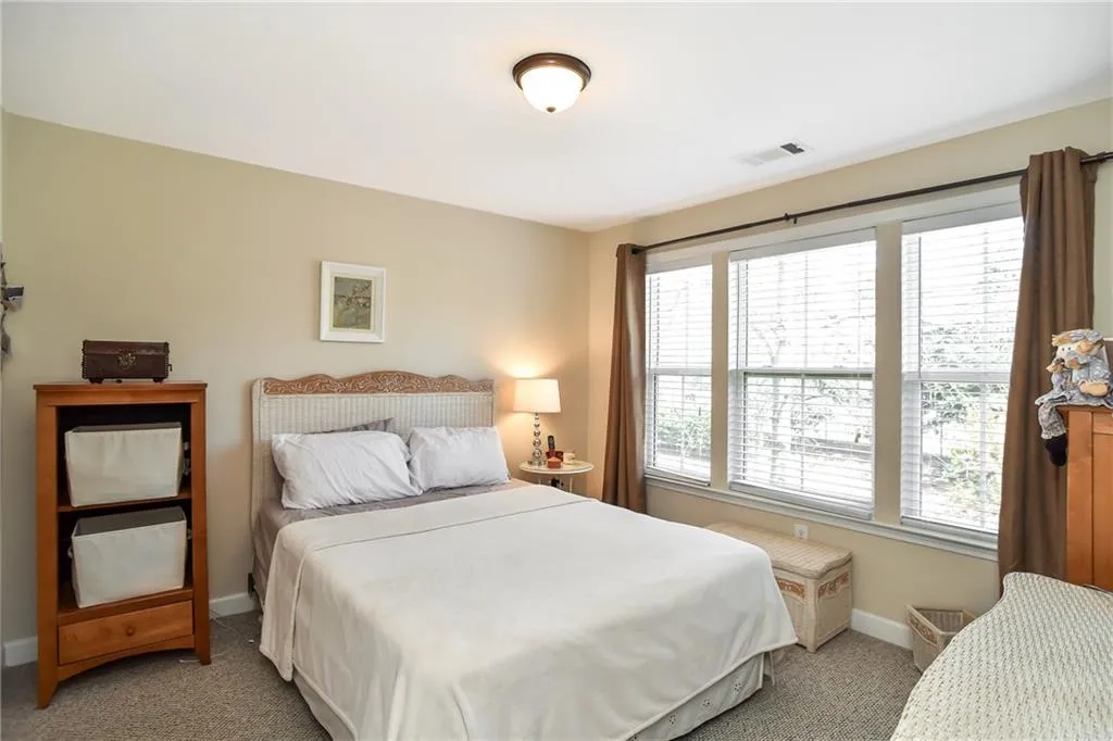 5476 Glenridge View Unit 2010, Sandy Springs, Georgia 30342, 2 Bedrooms Bedrooms, ,2 BathroomsBathrooms,Residential,Sold,5476 Glenridge View Unit 2010,5977411