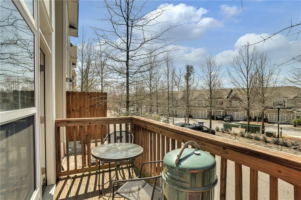 5476 Glenridge View Unit 2010, Sandy Springs, Georgia 30342, 2 Bedrooms Bedrooms, ,2 BathroomsBathrooms,Residential,Sold,5476 Glenridge View Unit 2010,5977411