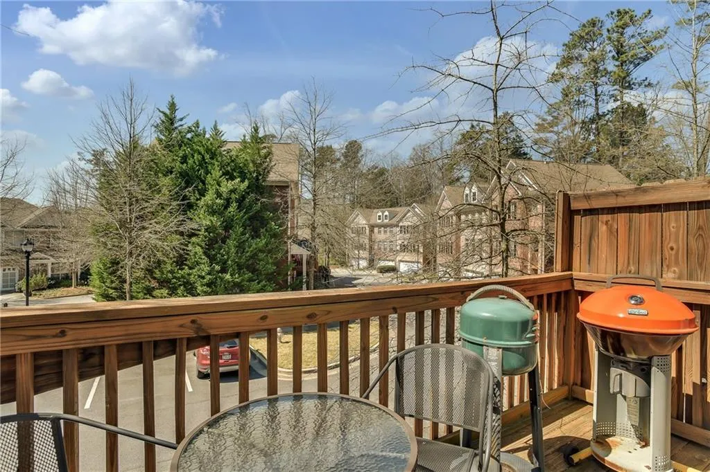 5476 Glenridge View Unit 2010, Sandy Springs, Georgia 30342, 2 Bedrooms Bedrooms, ,2 BathroomsBathrooms,Residential,Sold,5476 Glenridge View Unit 2010,5977411