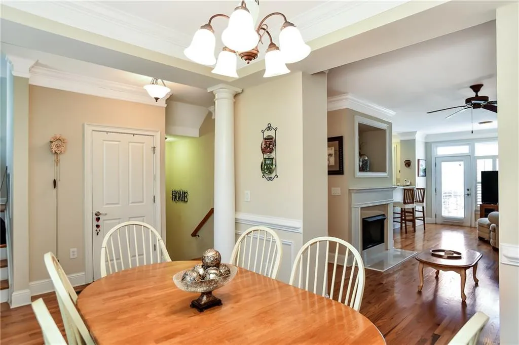 5476 Glenridge View Unit 2010, Sandy Springs, Georgia 30342, 2 Bedrooms Bedrooms, ,2 BathroomsBathrooms,Residential,Sold,5476 Glenridge View Unit 2010,5977411