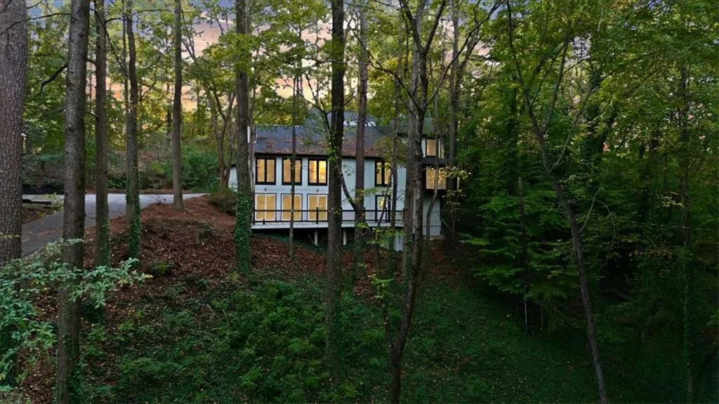 4830 Rebel Trail Nw, Sandy Springs, Georgia 30327, 5 Bedrooms Bedrooms, ,3 BathroomsBathrooms,Residential,For Sale,4830 Rebel Trail Nw,7673647