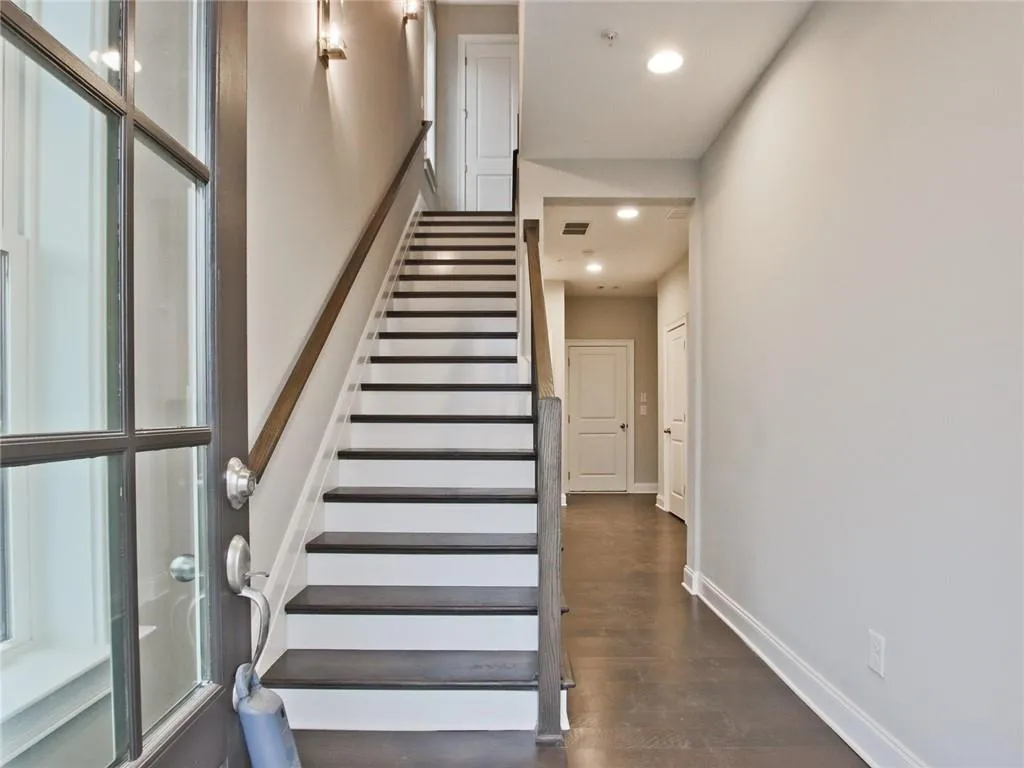 6694 Sterling Drive Unit 662, Sandy Springs, Georgia 30328, 3 Bedrooms Bedrooms, ,3 BathroomsBathrooms,Residential,Sold,6694 Sterling Drive Unit 662,6899973