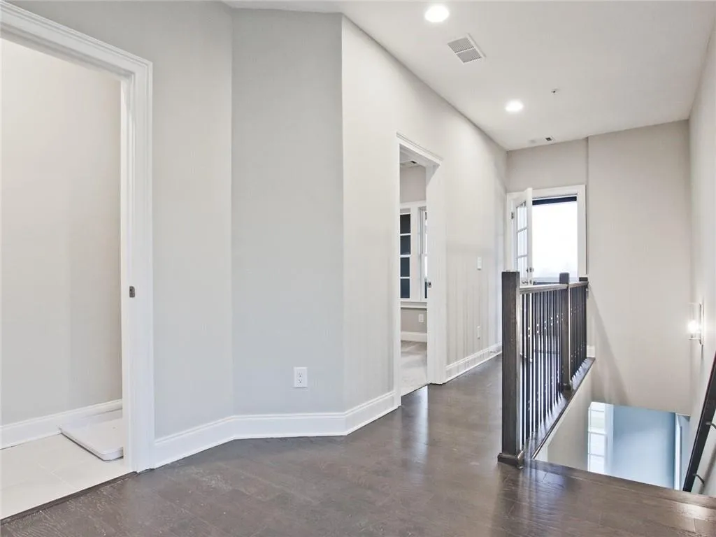 6694 Sterling Drive Unit 662, Sandy Springs, Georgia 30328, 3 Bedrooms Bedrooms, ,3 BathroomsBathrooms,Residential,Sold,6694 Sterling Drive Unit 662,6899973