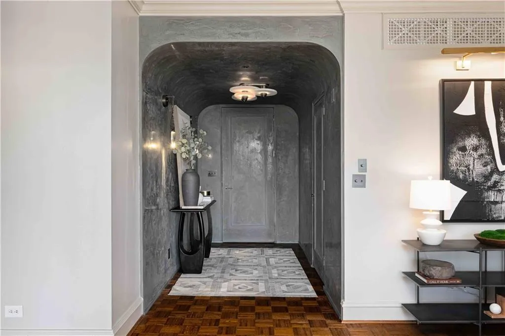 2575 Peachtree Road Ne Unit 12d, Atlanta, Georgia 30305, 2 Bedrooms Bedrooms, 0 ,2 BathroomsBathrooms,Residential,For Sale,2575 Peachtree Road Ne Unit 12d,7795332