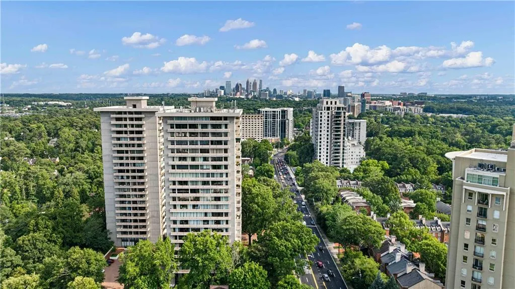 2575 Peachtree Road Ne Unit 12d, Atlanta, Georgia 30305, 2 Bedrooms Bedrooms, 0 ,2 BathroomsBathrooms,Residential,For Sale,2575 Peachtree Road Ne Unit 12d,7795332