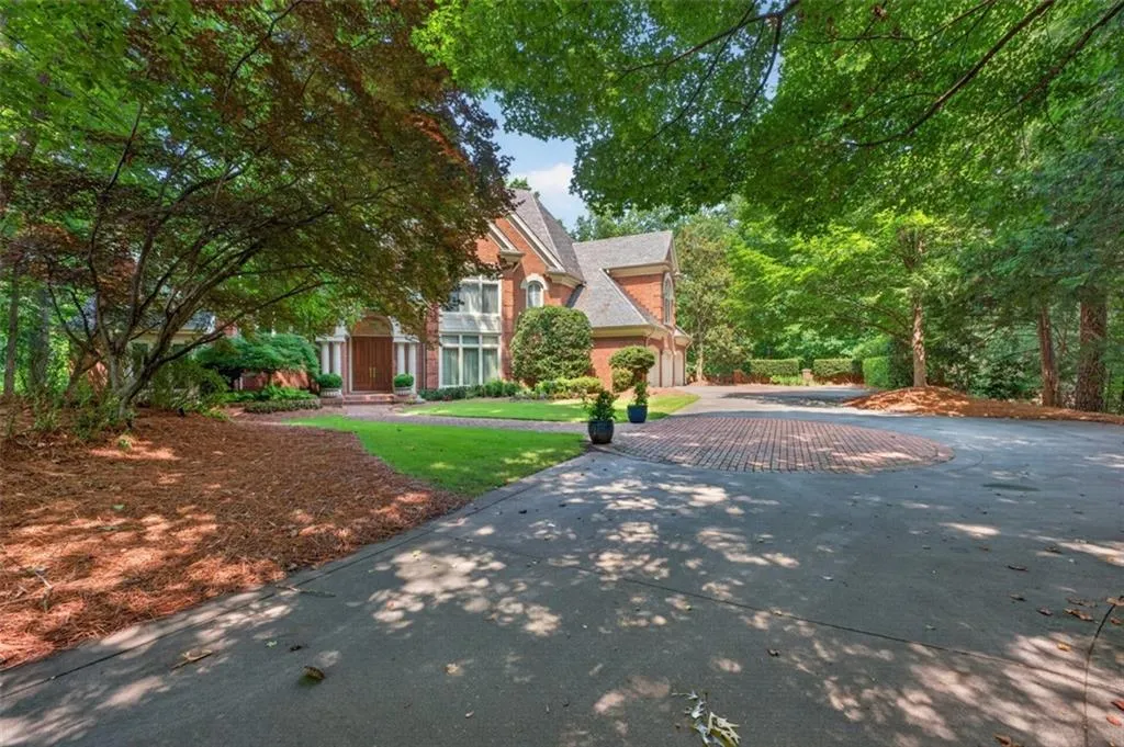 4969 Northside Drive, Sandy Springs, Georgia 30327, 4 Bedrooms Bedrooms, 0 ,5 BathroomsBathrooms,Residential,For Sale,4969 Northside Drive,7847705