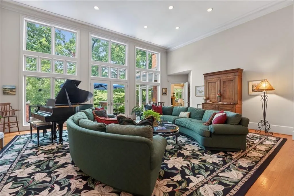 Vaulted ceilings with recessed lighting