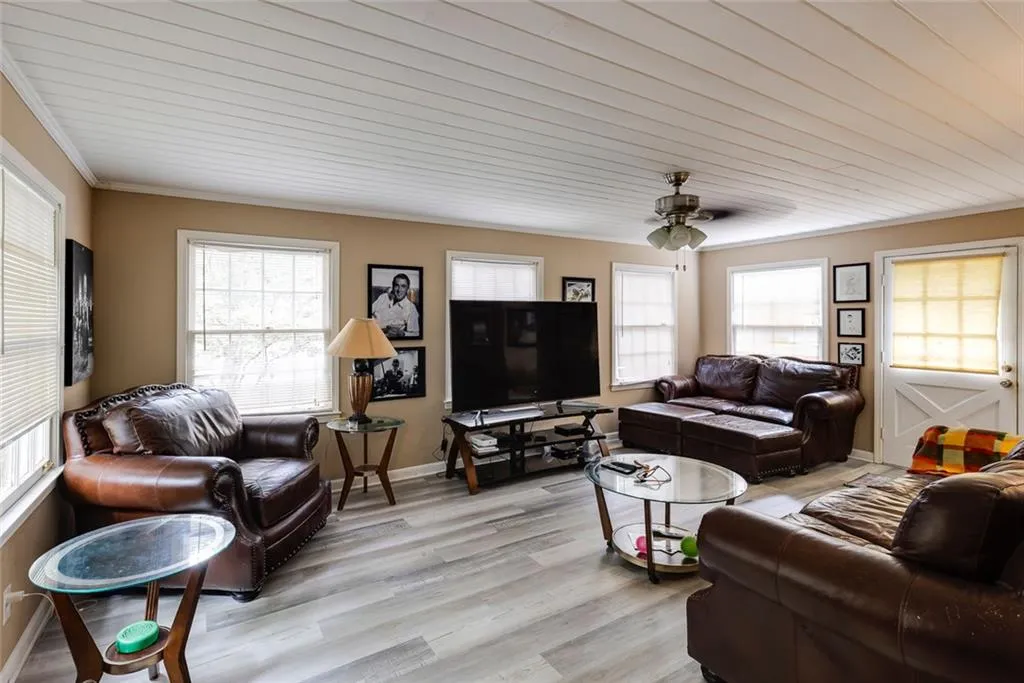 440 Glencourtney Drive Ne, Atlanta, Georgia 30328, 3 Bedrooms Bedrooms, ,2 BathroomsBathrooms,Residential,For Sale,440 Glencourtney Drive Ne,7663487