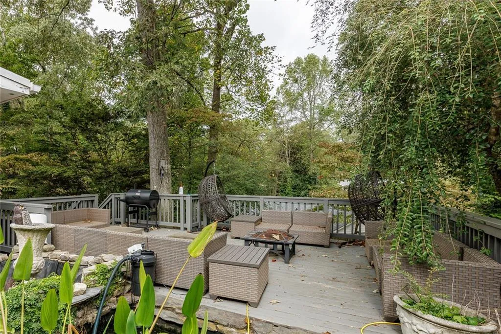 440 Glencourtney Drive Ne, Atlanta, Georgia 30328, 3 Bedrooms Bedrooms, ,2 BathroomsBathrooms,Residential,For Sale,440 Glencourtney Drive Ne,7663487