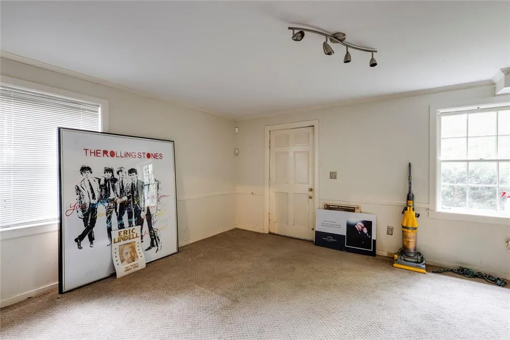 440 Glencourtney Drive Ne, Atlanta, Georgia 30328, 3 Bedrooms Bedrooms, ,2 BathroomsBathrooms,Residential,For Sale,440 Glencourtney Drive Ne,7663487