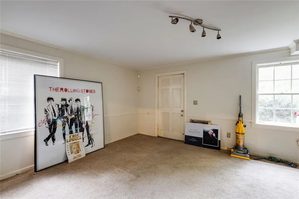 440 Glencourtney Drive Ne, Atlanta, Georgia 30328, 3 Bedrooms Bedrooms, ,2 BathroomsBathrooms,Residential,For Sale,440 Glencourtney Drive Ne,7663487