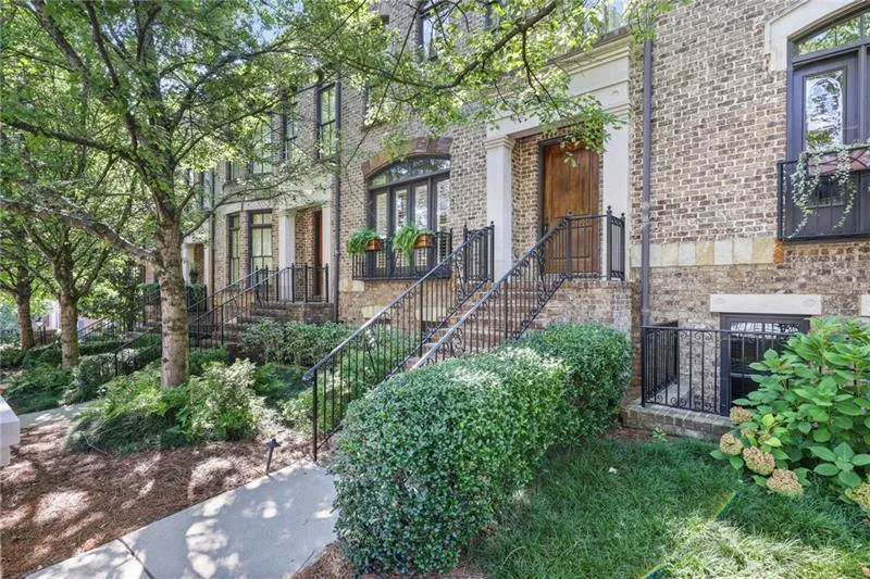 8 Honour Avenue Nw Unit 6, Atlanta, Georgia 30305, 3 Bedrooms Bedrooms, ,3 BathroomsBathrooms,Residential,Sold,8 Honour Avenue Nw Unit 6,7531726