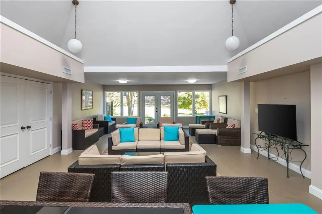 3088 Vinings Ferry Drive Se, Atlanta, Georgia 30339, 3 Bedrooms Bedrooms, ,2 BathroomsBathrooms,Residential,For Sale,3088 Vinings Ferry Drive Se,7671980