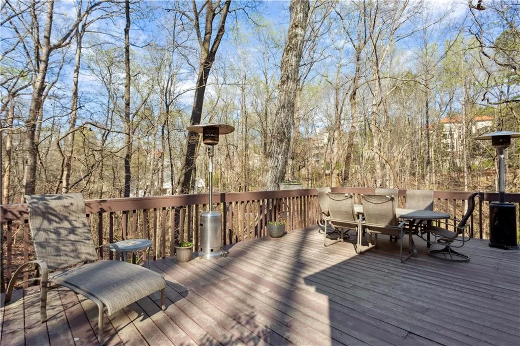 325 Park Glen Point, Sandy Springs, Georgia 30327, 5 Bedrooms Bedrooms, ,4 BathroomsBathrooms,Residential,Sold,325 Park Glen Point,7194560